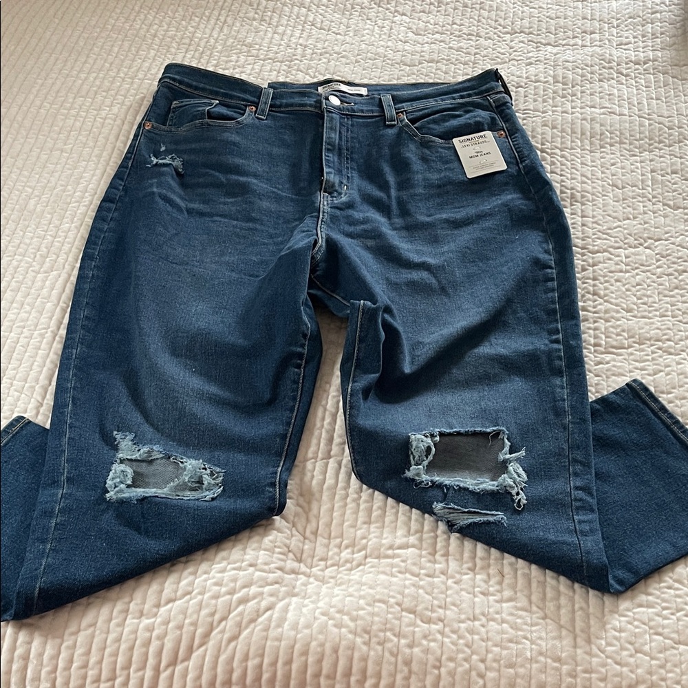 Levi Signature 90s Mom Women’s Jeans